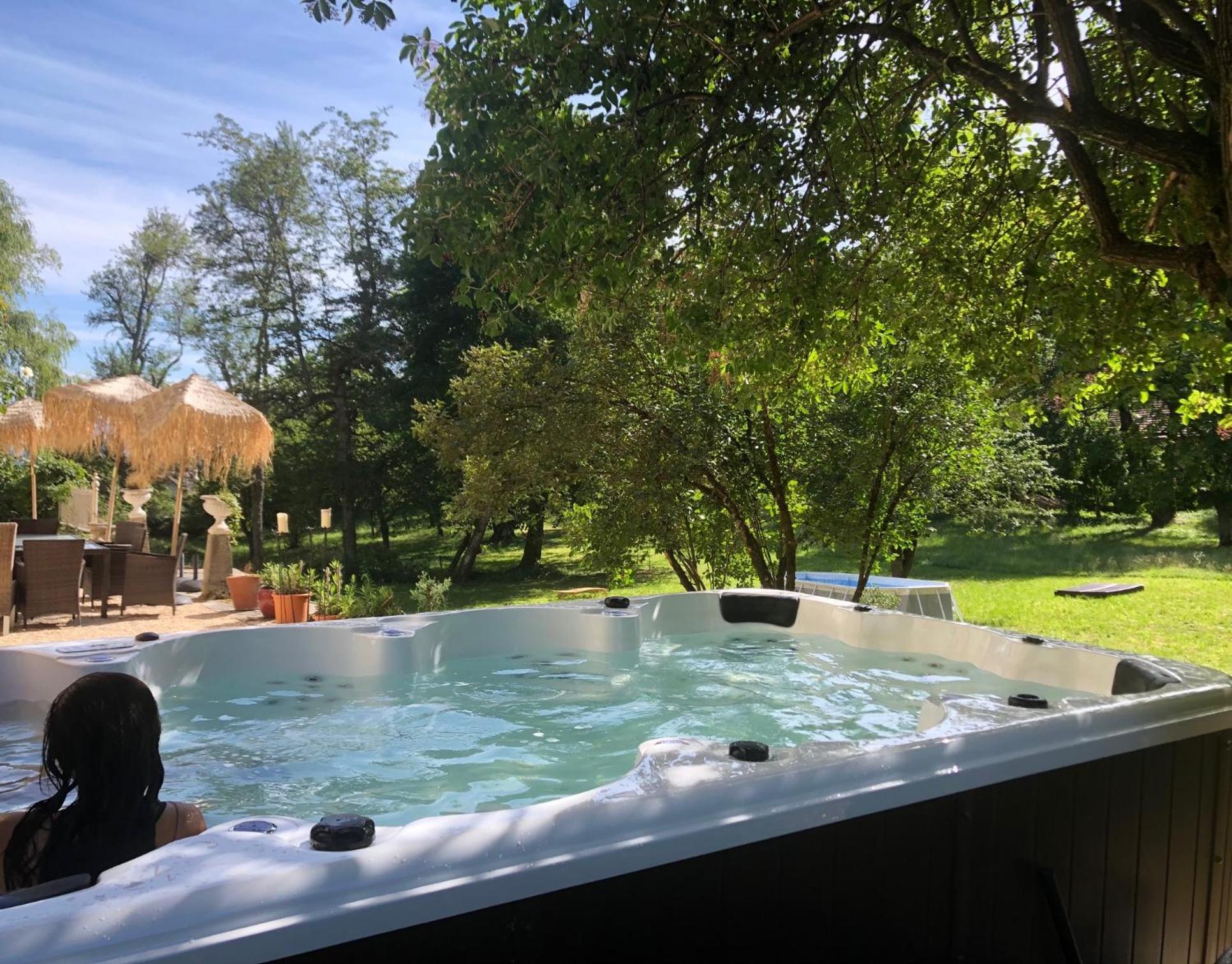 Domaine Du Tres-Haut - Chateau De Montanges エクステリア 写真