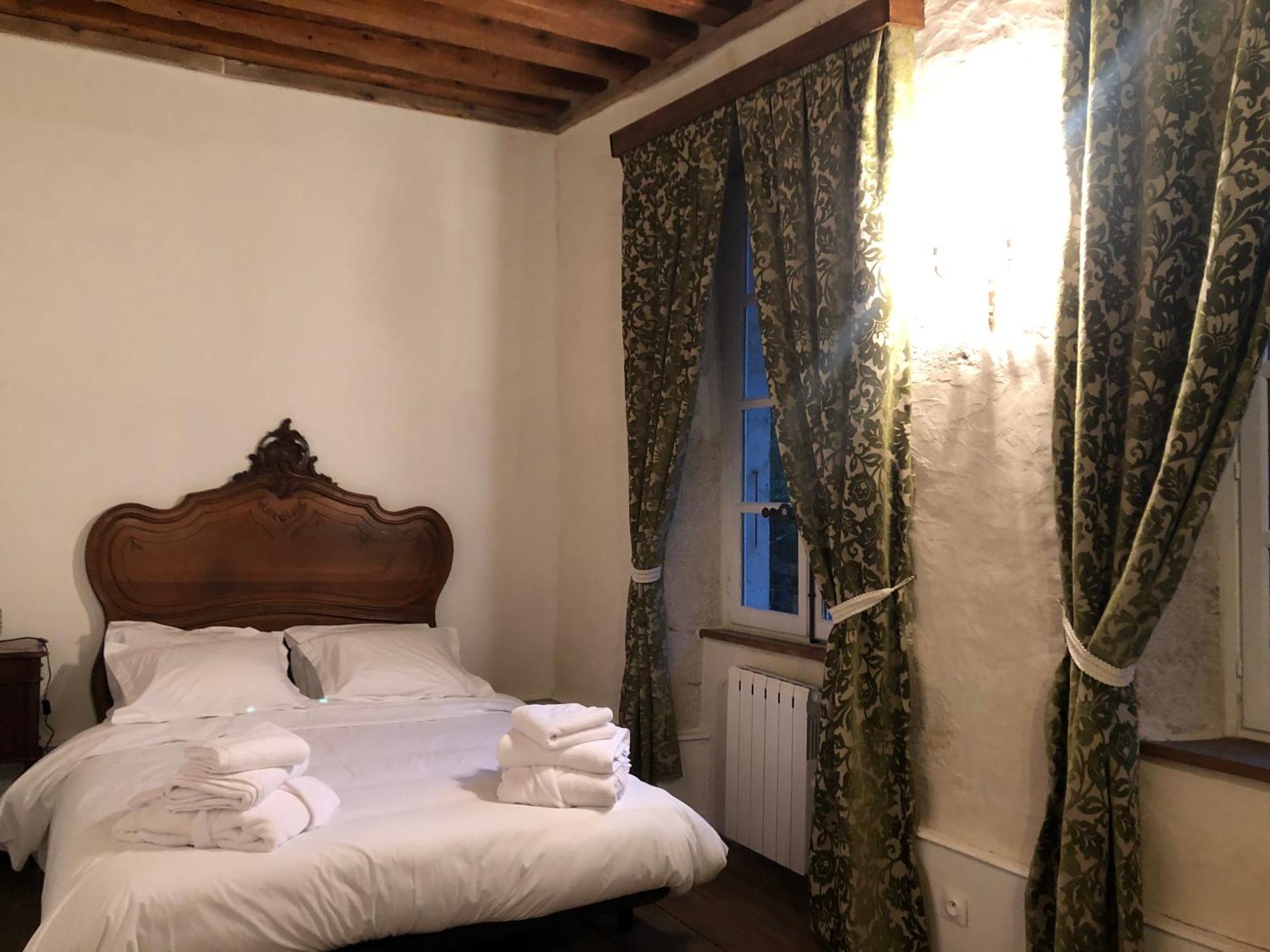 Domaine Du Tres-Haut - Chateau De Montanges エクステリア 写真